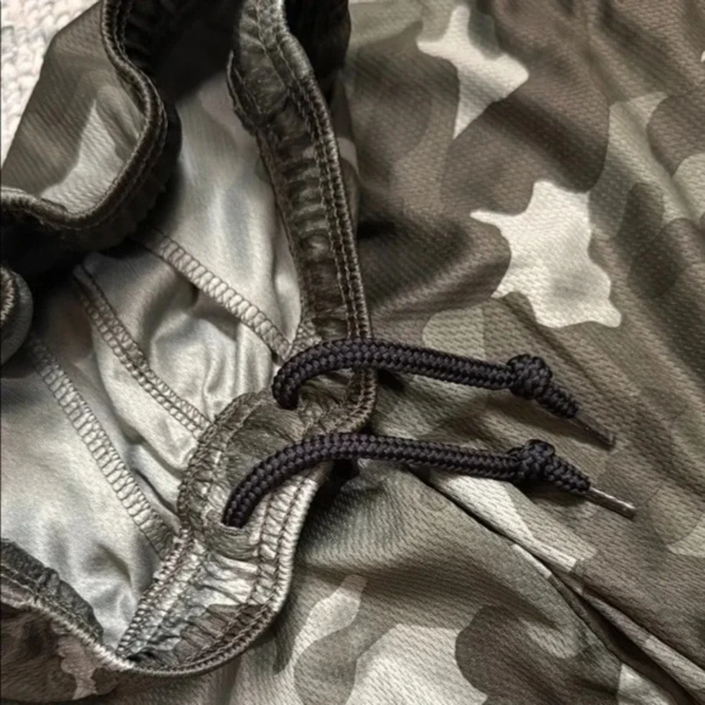 Old Navy Active Boys Camo Shorts L (10-12) Green Camo Boys Size LG Go-Dry